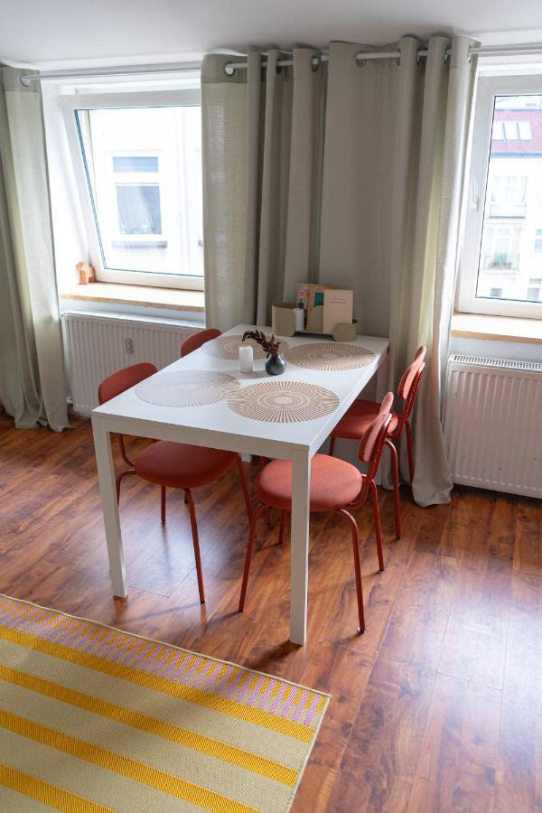 The Good Apartment Powisle 3 Bedrooms Варшава Екстер'єр фото